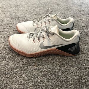 Nike women’s Metcon sneakers